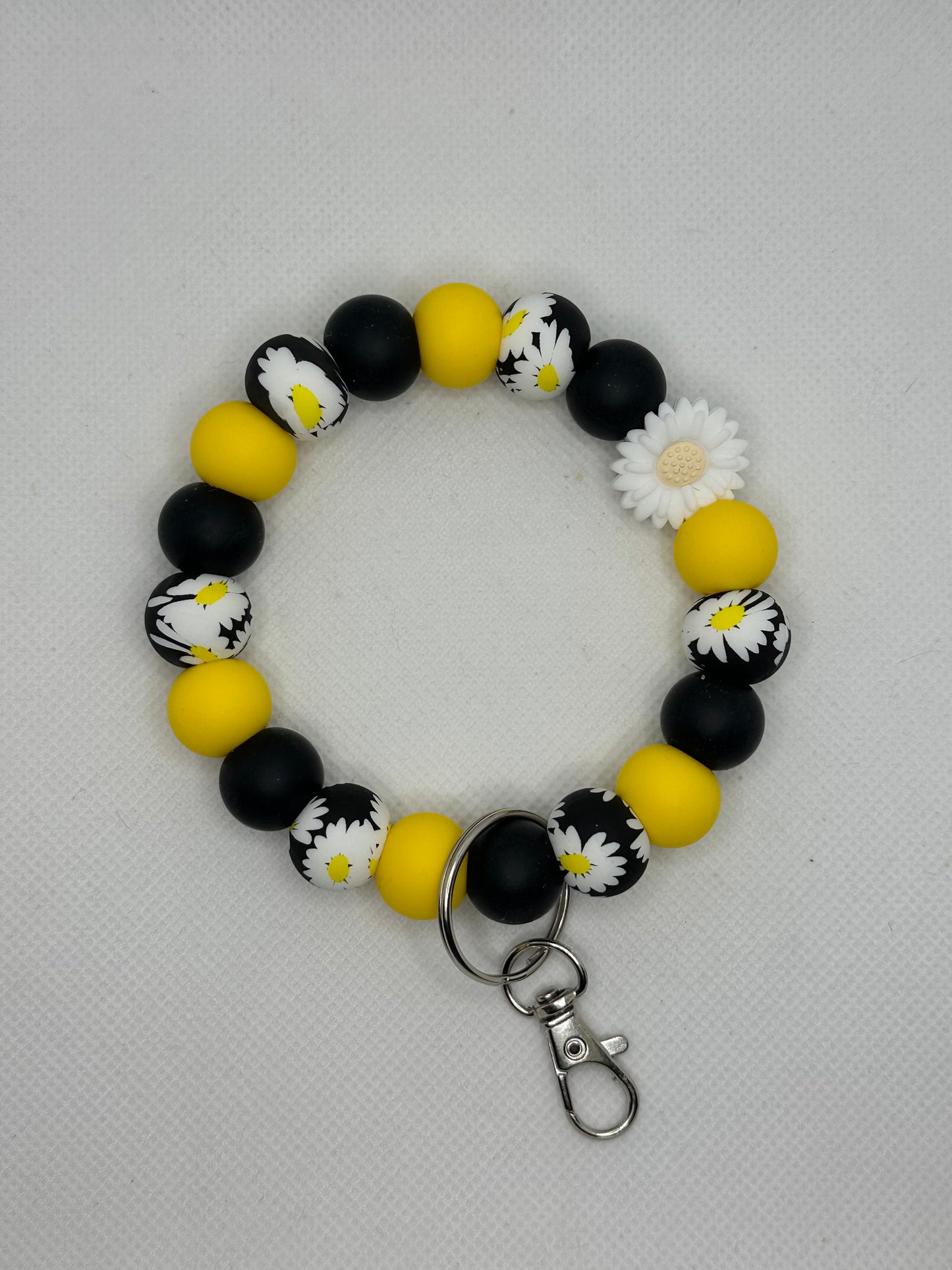 White Daisy And Black Oversized Silicone Bead Wristlet