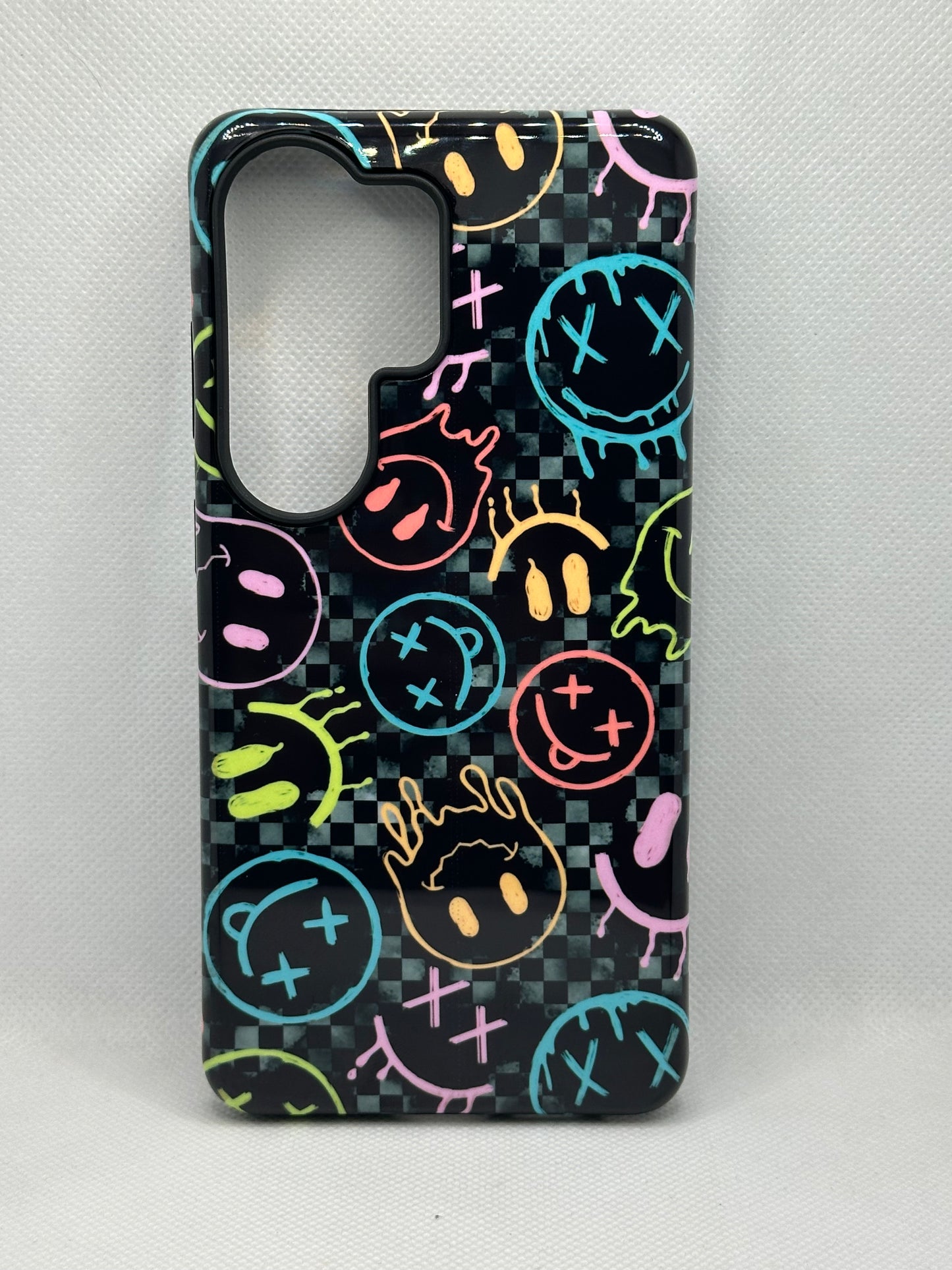 Checkerboard Smilies Magnetic Phone Case