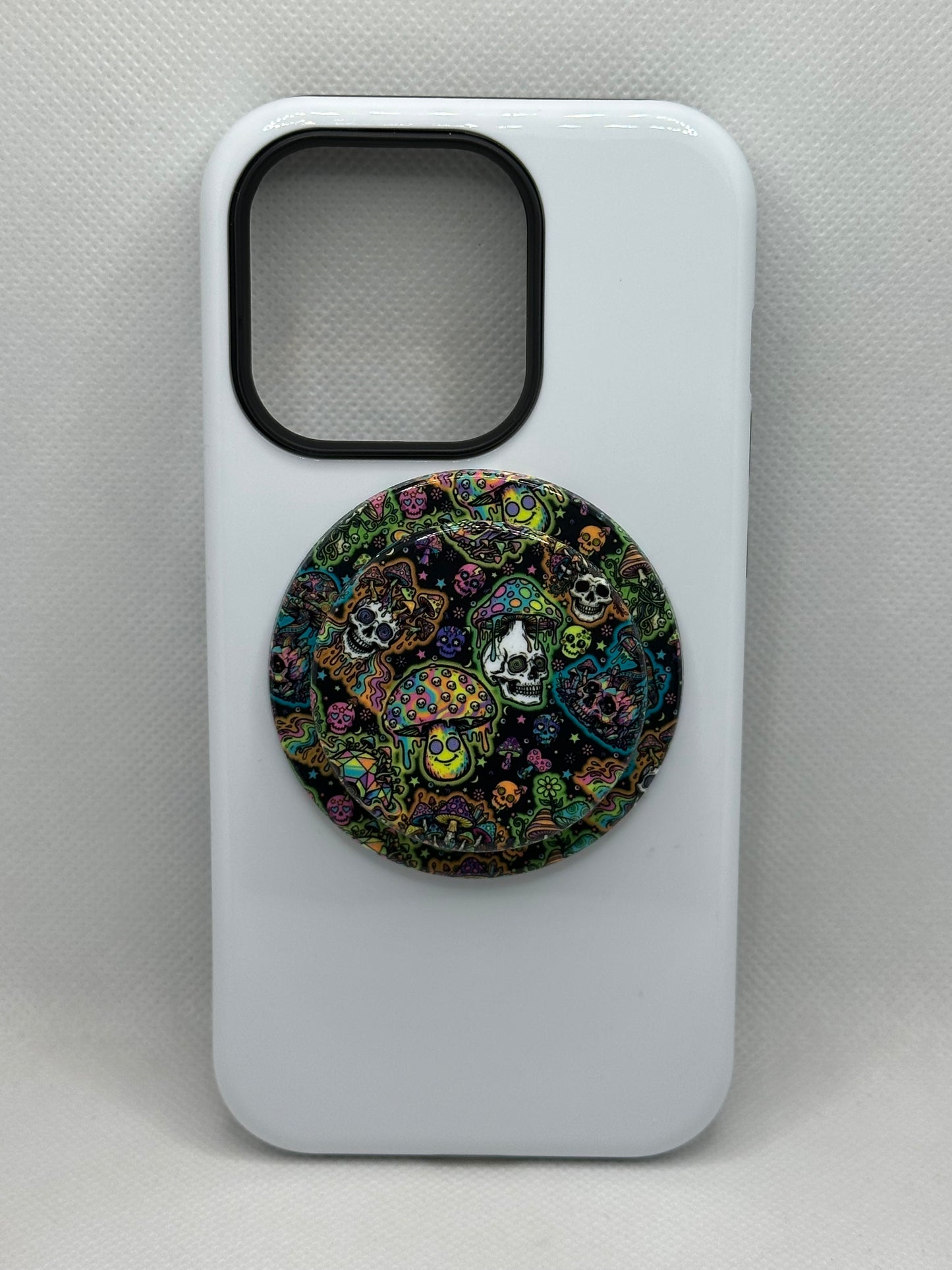Trippy Skulls And Mushrooms Magnetic Phone Grip